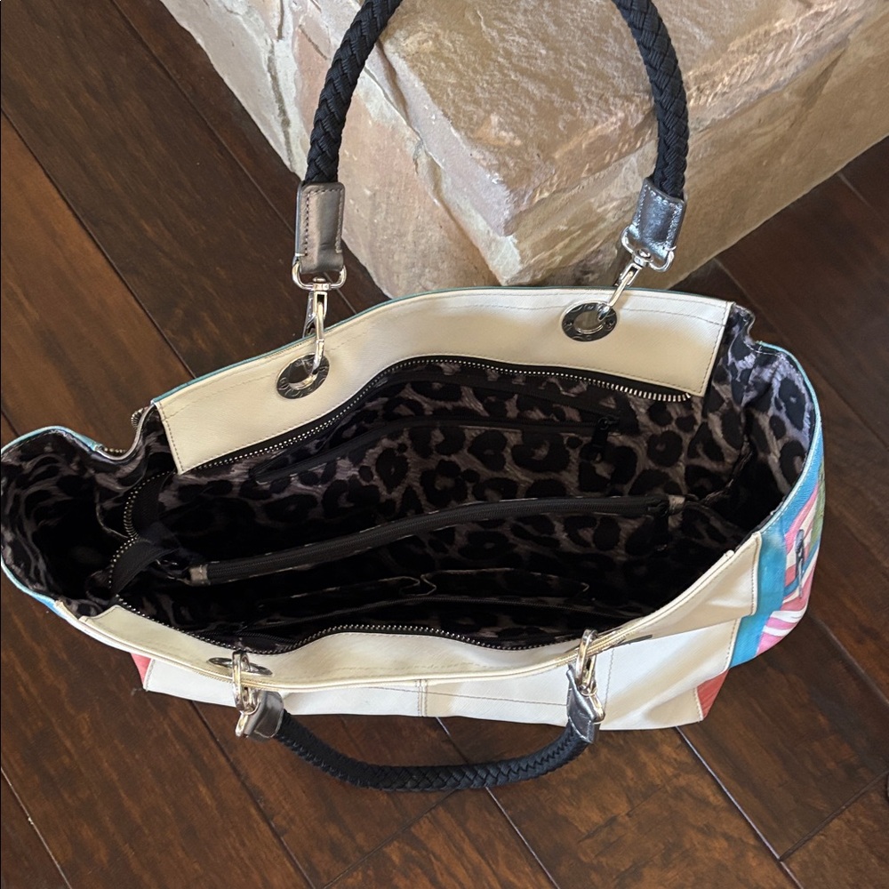 Brighton travel bag in NWTS with Black Rope Handles - Picture 3 of 9
